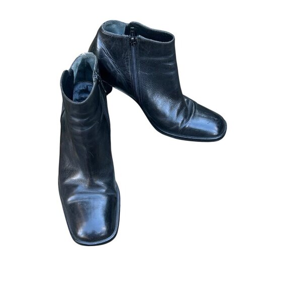 Via Spiga Boots Black Leather Ankle Booties Block Heels Size 6.5 M - Picture 3 of 13